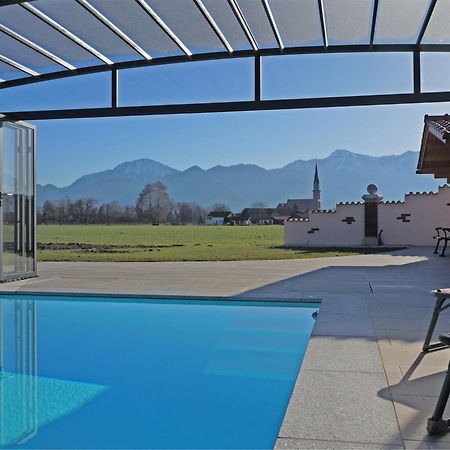 Alluring Holiday Home In Ubersee With Whirlpool Übersee Exterior foto