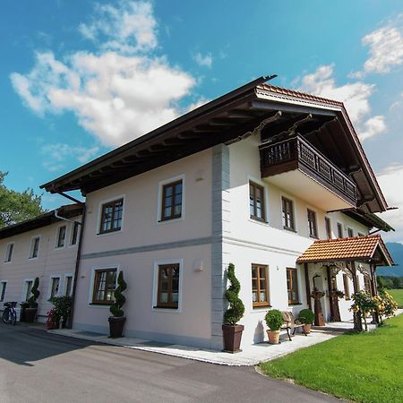 Alluring Holiday Home In Ubersee With Whirlpool Übersee Exterior foto