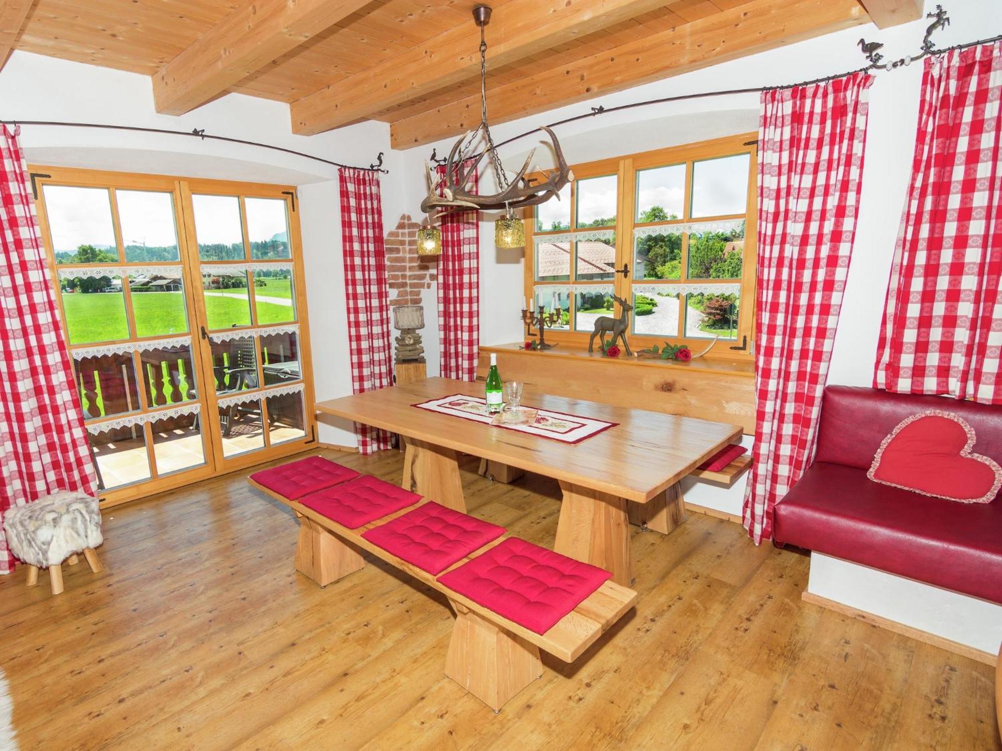 Alluring Holiday Home In Ubersee With Whirlpool Übersee Exterior foto
