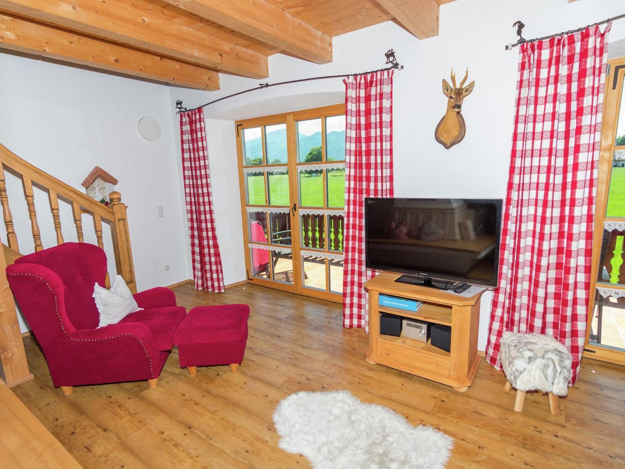 Alluring Holiday Home In Ubersee With Whirlpool Übersee Exterior foto