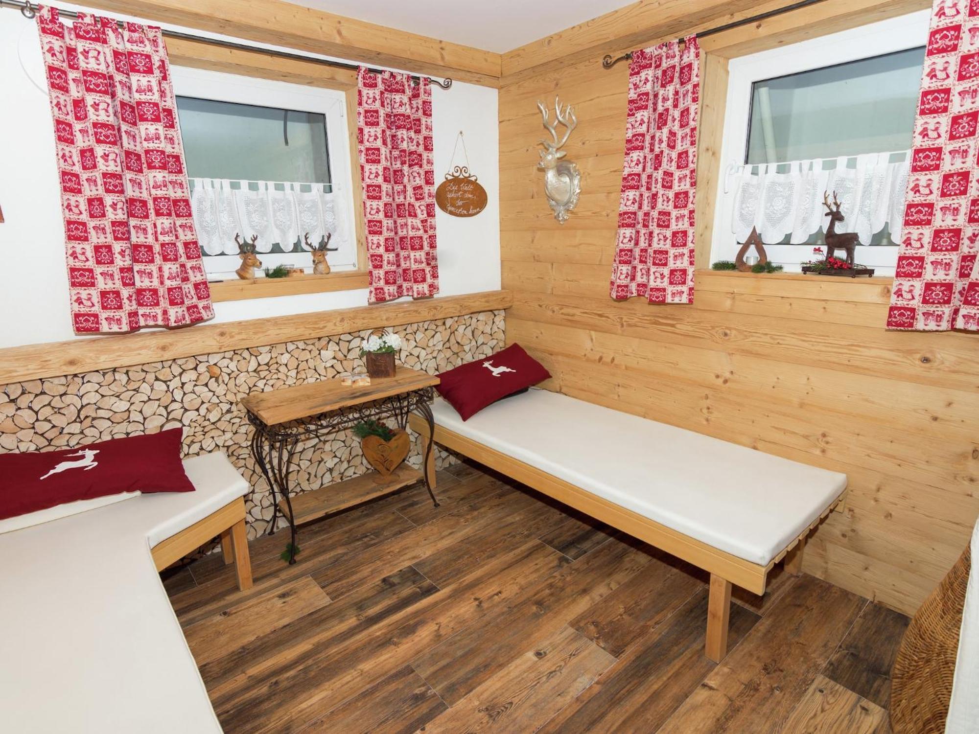 Alluring Holiday Home In Ubersee With Whirlpool Übersee Exterior foto